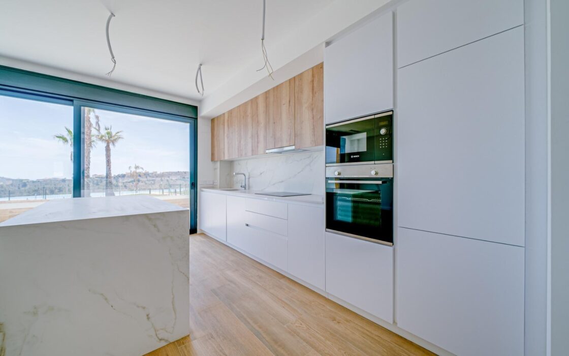 Новий дуплекс у Фінестраті 228 кв.м з терасами біля моря