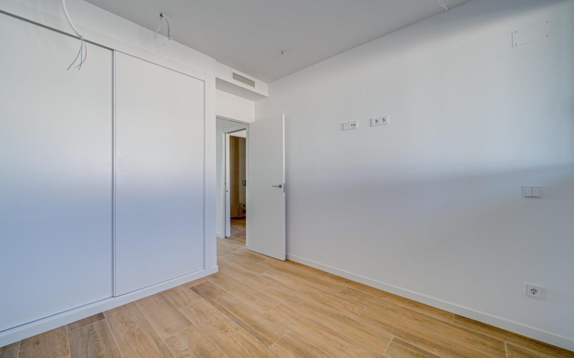 Новий дуплекс у Фінестраті 228 кв.м з терасами біля моря