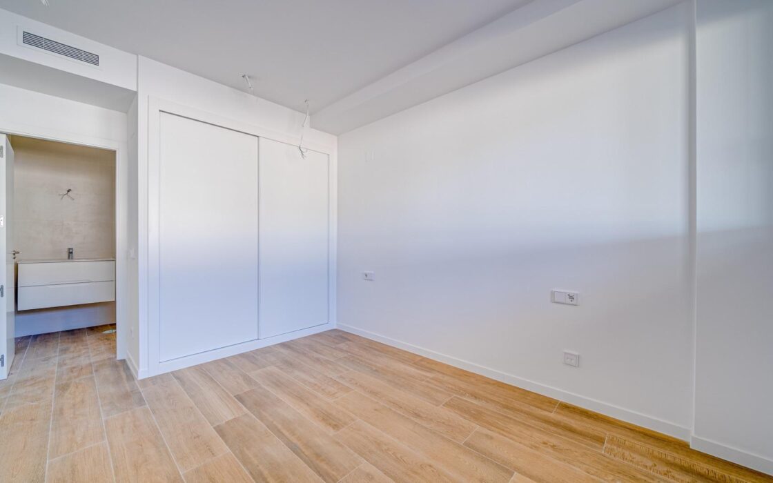 Новий дуплекс у Фінестраті 228 кв.м з терасами біля моря