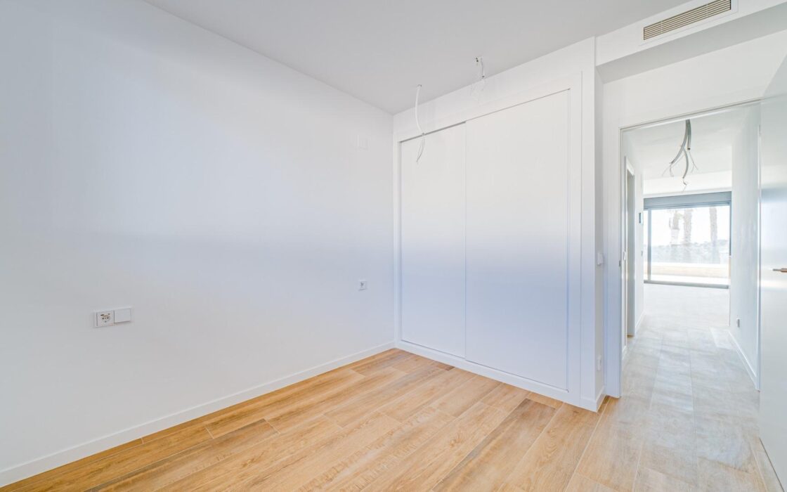 Новий дуплекс у Фінестраті 228 кв.м з терасами біля моря