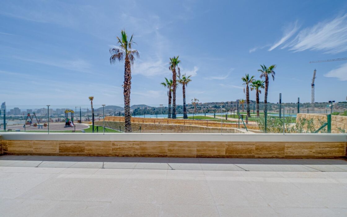 Новий дуплекс у Фінестраті 228 кв.м з терасами біля моря