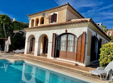 Очаровательная вилла в Сьерра-Кортина с бассейном 195 кв.м
