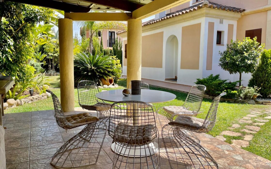 Очаровательная вилла в Сьерра-Кортина с бассейном 195 кв.м