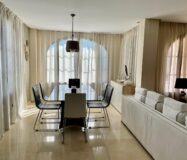 Очаровательная вилла в Сьерра-Кортина с бассейном 195 кв.м