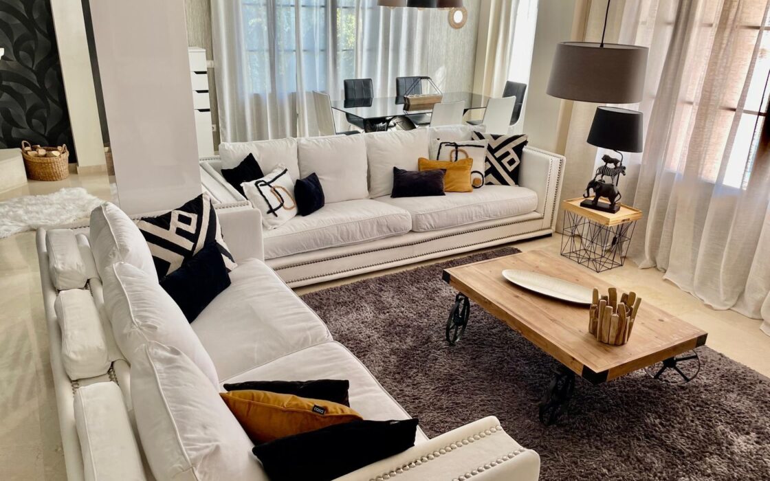 Очаровательная вилла в Сьерра-Кортина с бассейном 195 кв.м