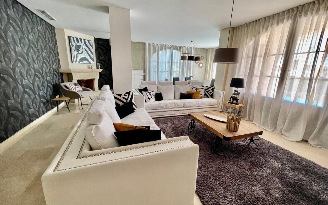 Очаровательная вилла в Сьерра-Кортина с бассейном 195 кв.м