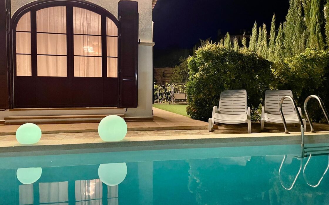 Очаровательная вилла в Сьерра-Кортина с бассейном 195 кв.м