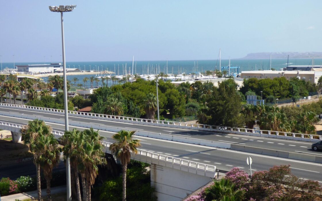 Апартаменти в Аліканте з видом на море 116 кв.м 4 кімнати