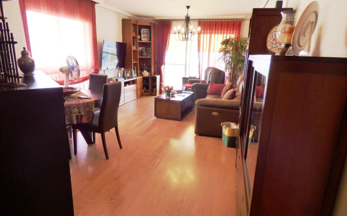 Апартаменти в Аліканте з видом на море 116 кв.м 4 кімнати