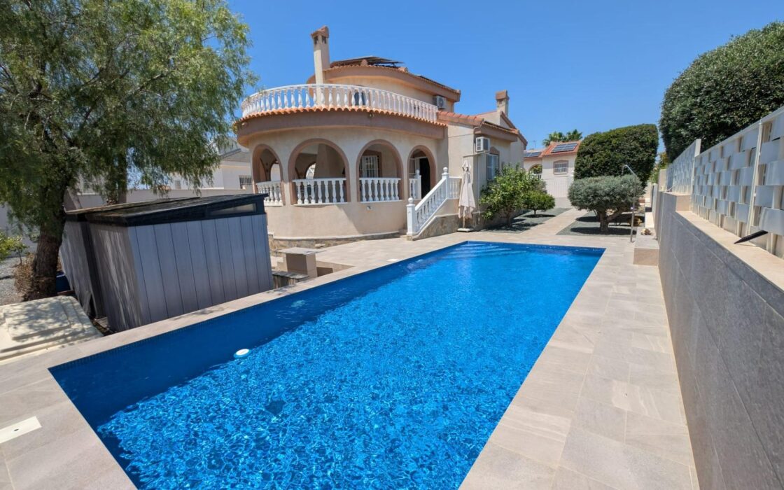 Будинок в Рохалесі 500 кв.м з басейном на Costa Blanca