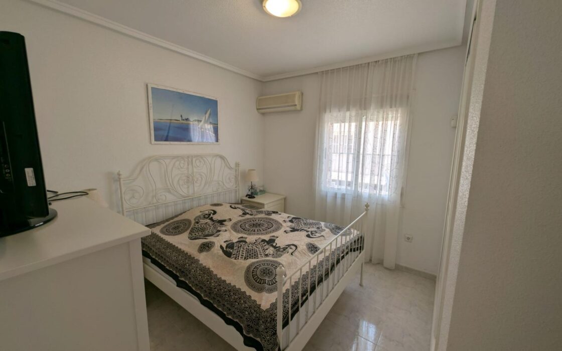 Будинок в Рохалесі 500 кв.м з басейном на Costa Blanca