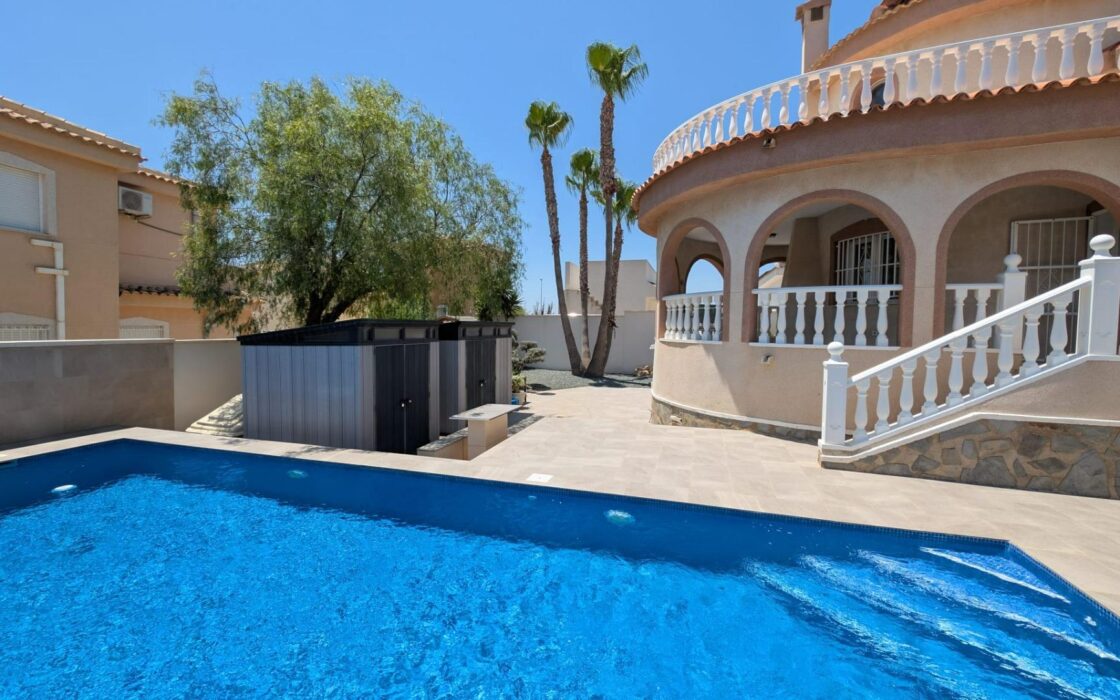 Будинок в Рохалесі 500 кв.м з басейном на Costa Blanca