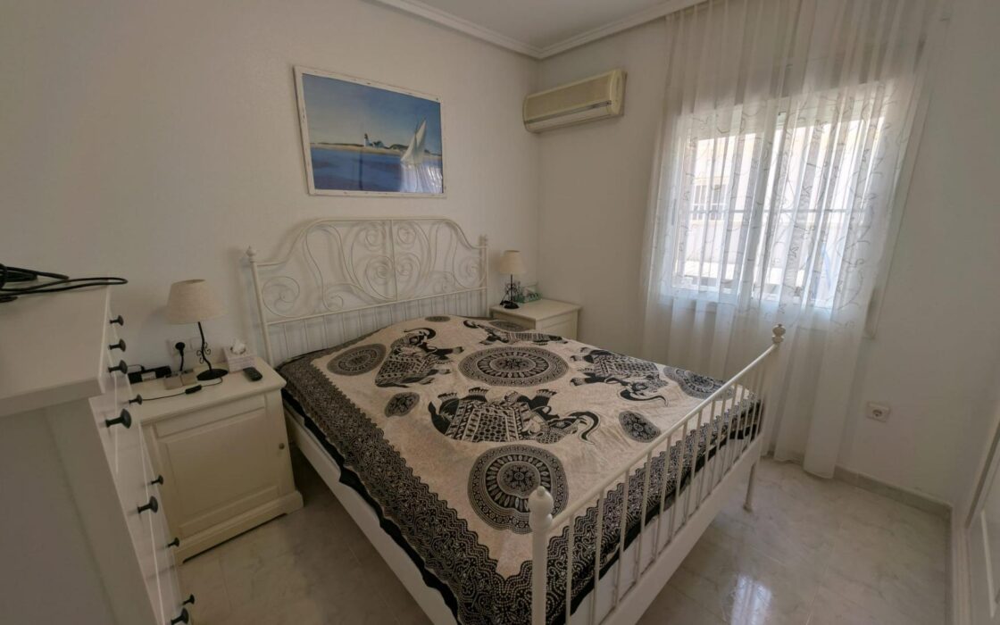 Будинок в Рохалесі 500 кв.м з басейном на Costa Blanca