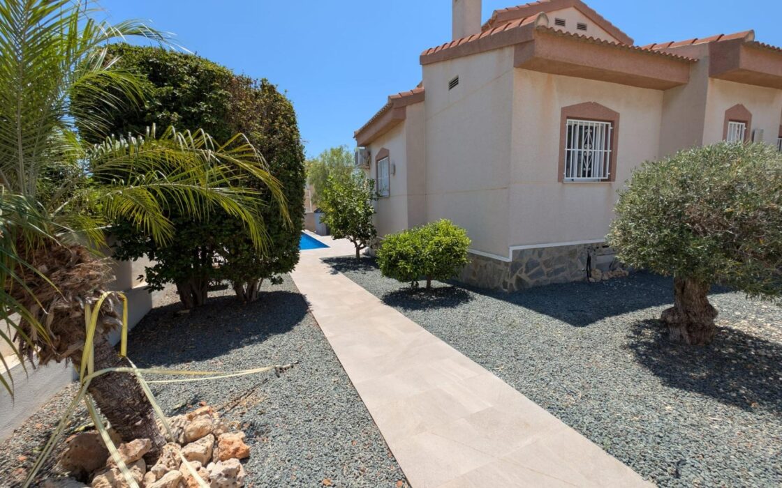 Будинок в Рохалесі 500 кв.м з басейном на Costa Blanca