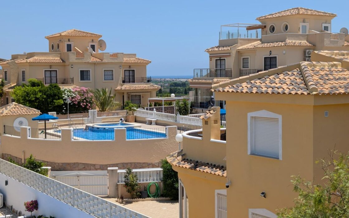 Будинок в Рохалесі 500 кв.м з басейном на Costa Blanca