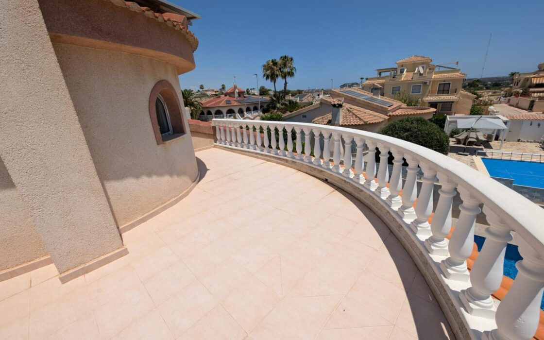 Будинок в Рохалесі 500 кв.м з басейном на Costa Blanca