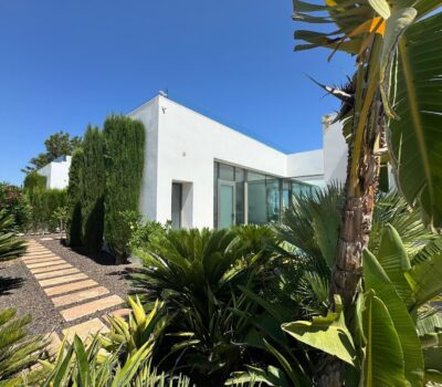 Люксовая вилла в Ориуэле 211 кв.м с видом на море