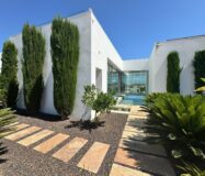 Люксовая вилла в Ориуэле 211 кв.м с видом на море