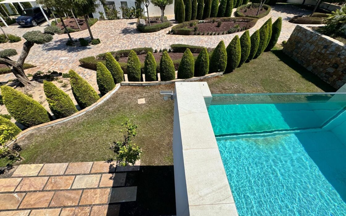 Люксовая вилла в Ориуэле 211 кв.м с видом на море