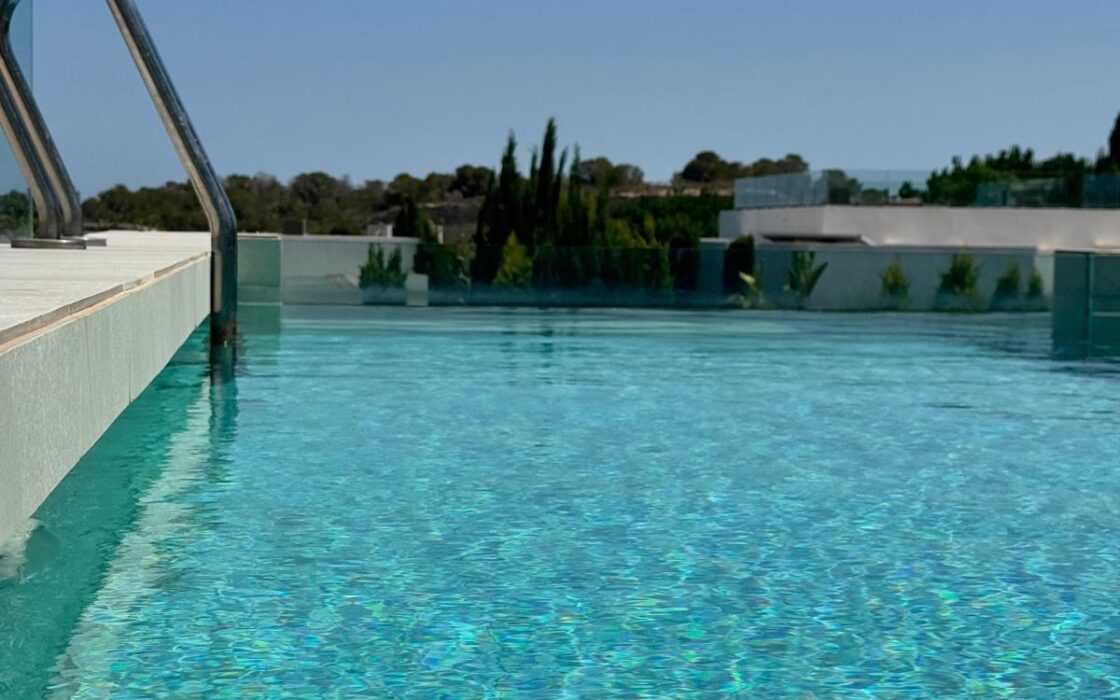 Люксовая вилла в Ориуэле 211 кв.м с видом на море