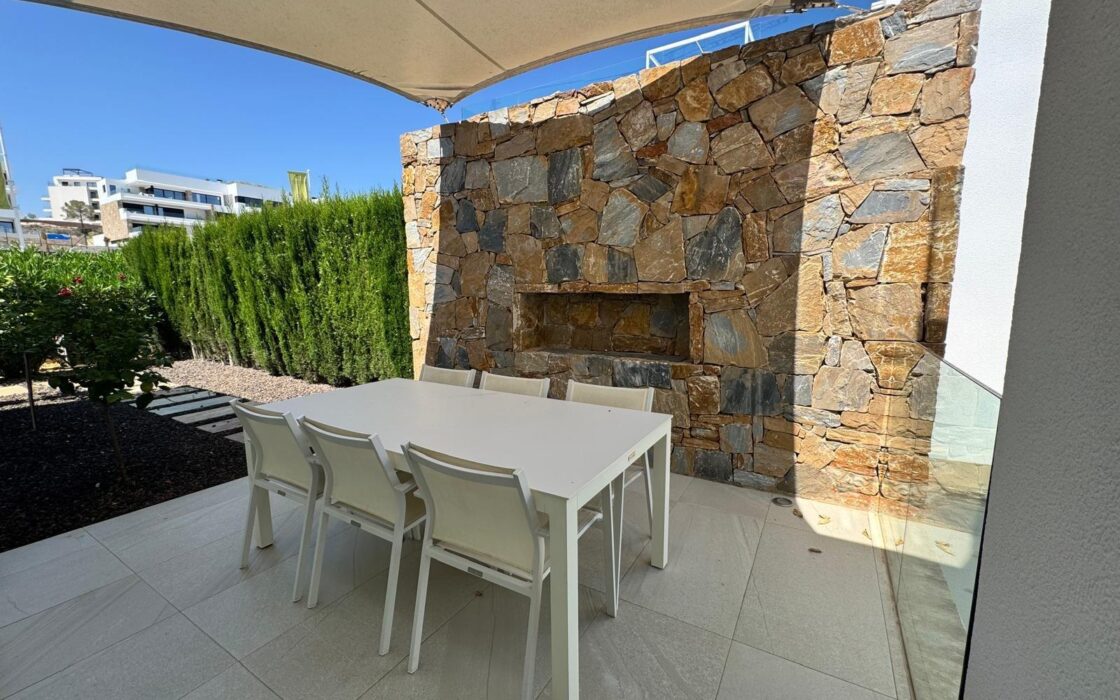 Люксовая вилла в Ориуэле 211 кв.м с видом на море