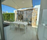 Люксовая вилла в Ориуэле 211 кв.м с видом на море