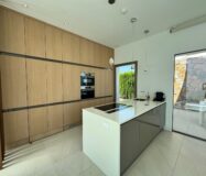 Люксовая вилла в Ориуэле 211 кв.м с видом на море