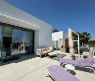 Люксовая вилла в Ориуэле 211 кв.м с видом на море