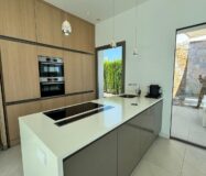 Люксовая вилла в Ориуэле 211 кв.м с видом на море