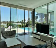 Люксовая вилла в Ориуэле 211 кв.м с видом на море