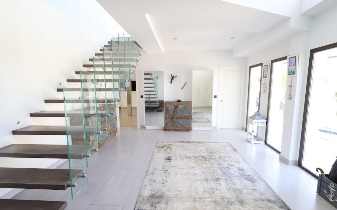 Вілла 521 кв.м з видом на море в Jávea, 6 кімнат