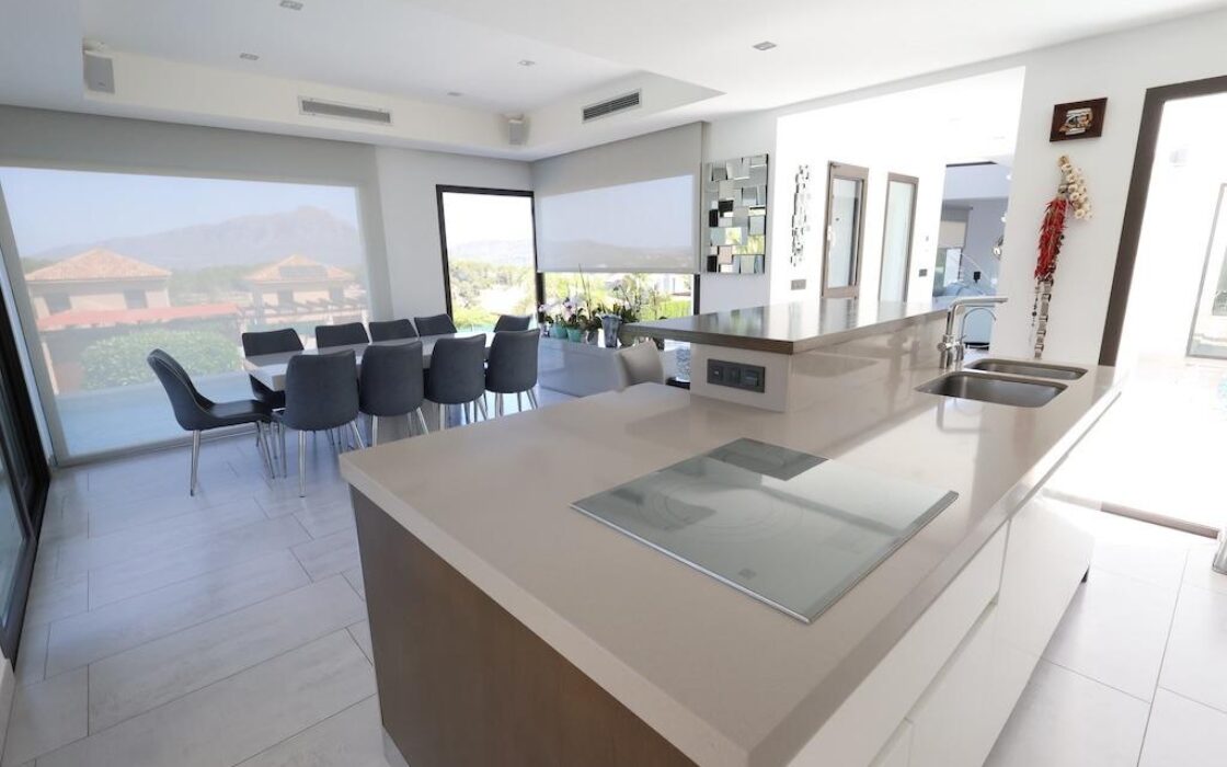 Вілла 521 кв.м з видом на море в Jávea, 6 кімнат