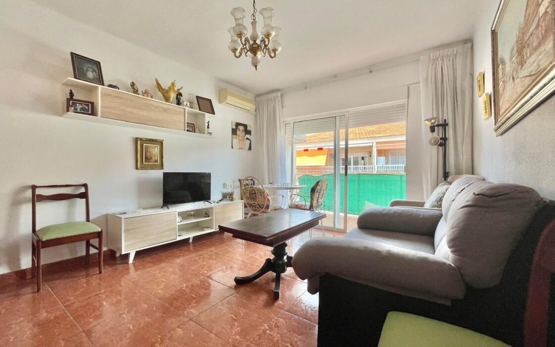 Апартаменты 92 кв.м в Торревьехе с лифтом и кондиционером