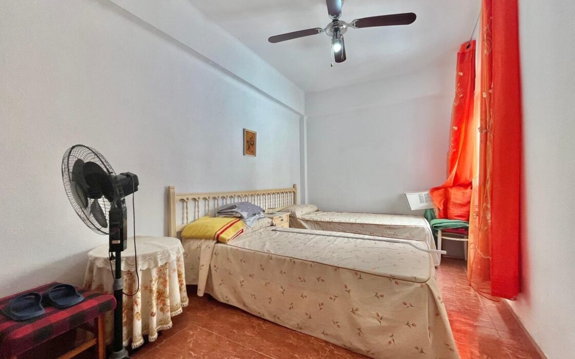 Апартаменты 92 кв.м в Торревьехе с лифтом и кондиционером