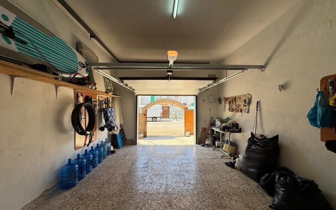 Вилла в Кампоамор 639 кв.м с бассейном 650 м до моря