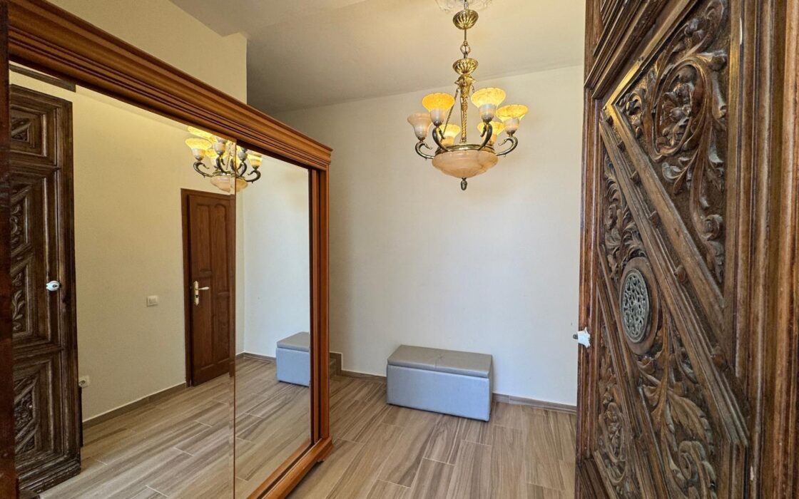 Вилла в Кампоамор 639 кв.м с бассейном 650 м до моря