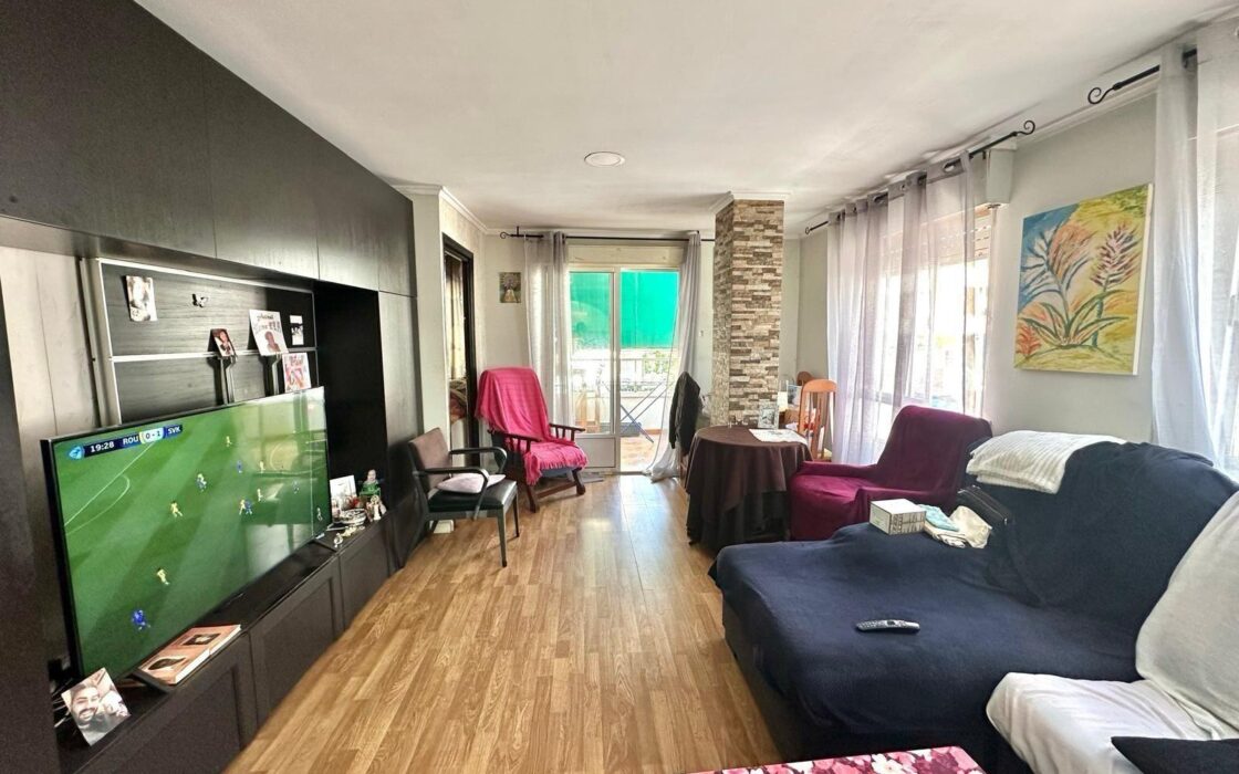 Апартаменти в Торрев’єсі 101 кв.м з терасою біля моря