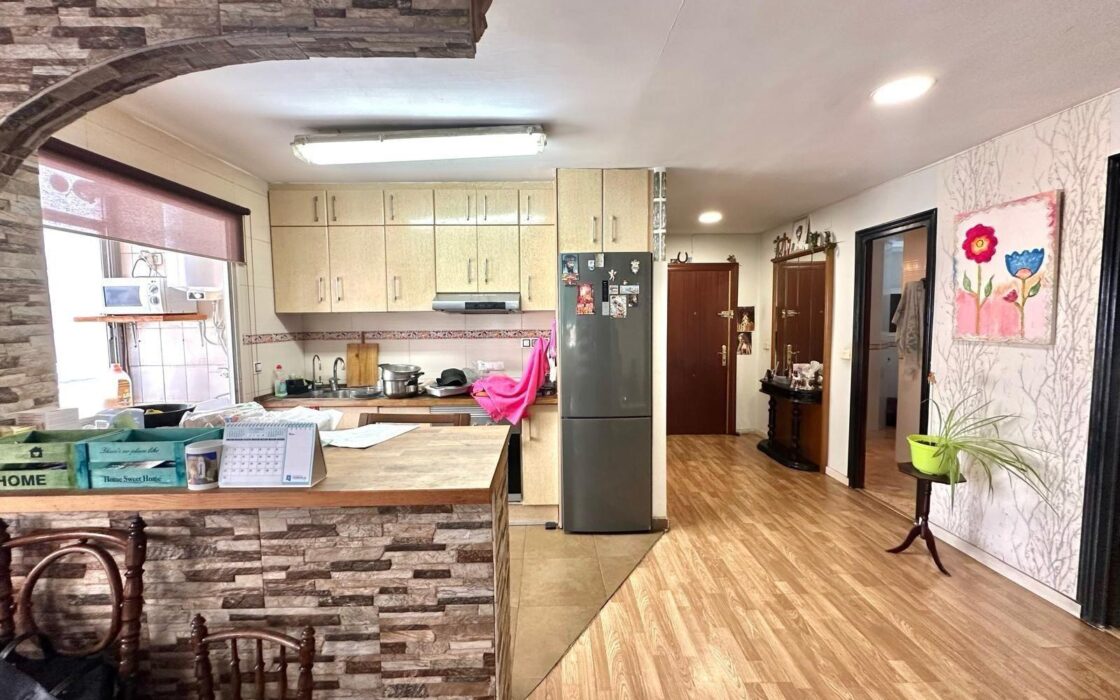 Апартаменти в Торрев’єсі 101 кв.м з терасою біля моря