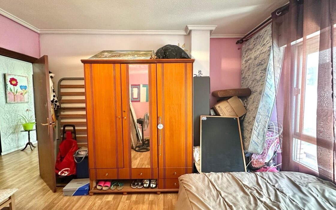 Апартаменти в Торрев’єсі 101 кв.м з терасою біля моря