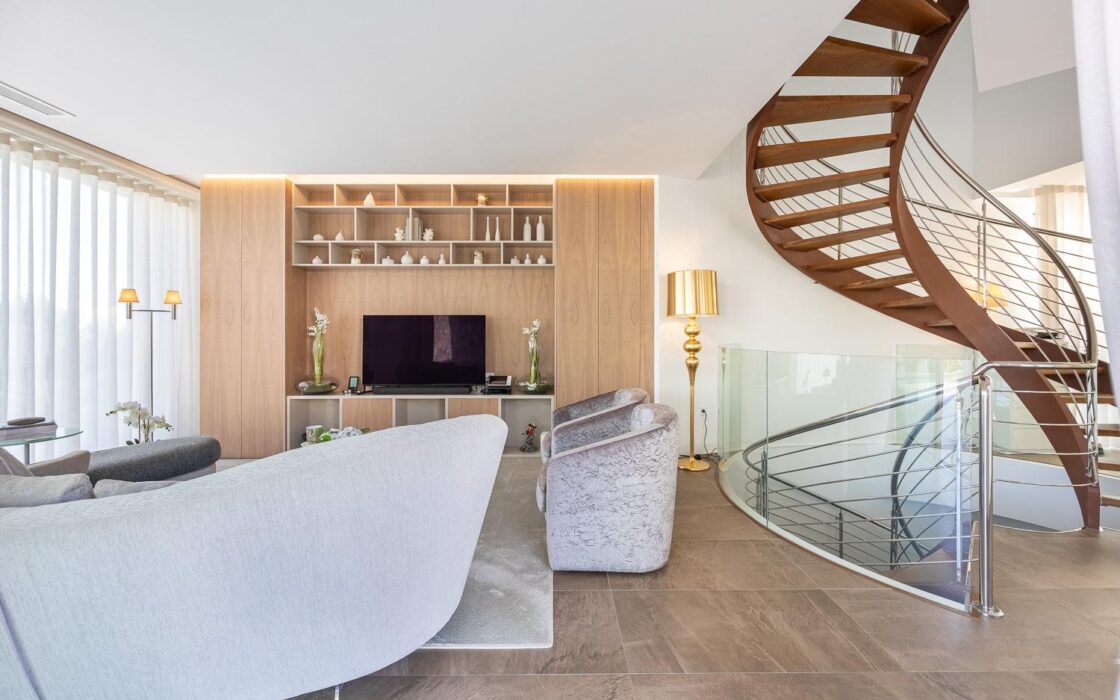 Вілла у Фінестраті 386 кв.м з панорамним видом та басейном