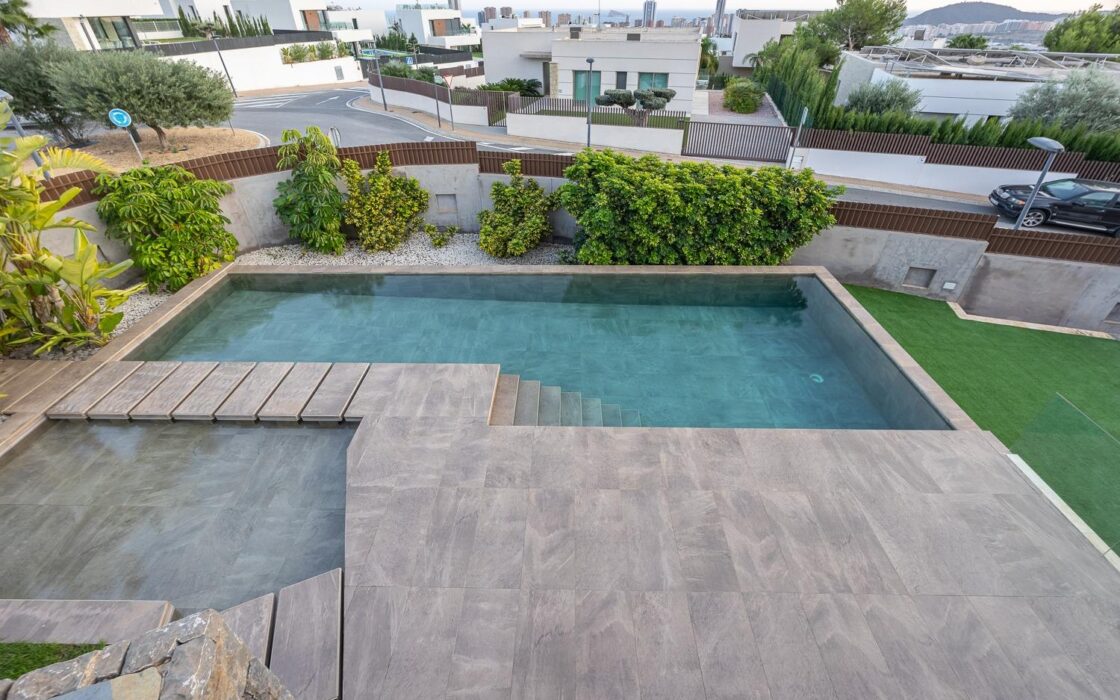 Вілла у Фінестраті 386 кв.м з панорамним видом та басейном