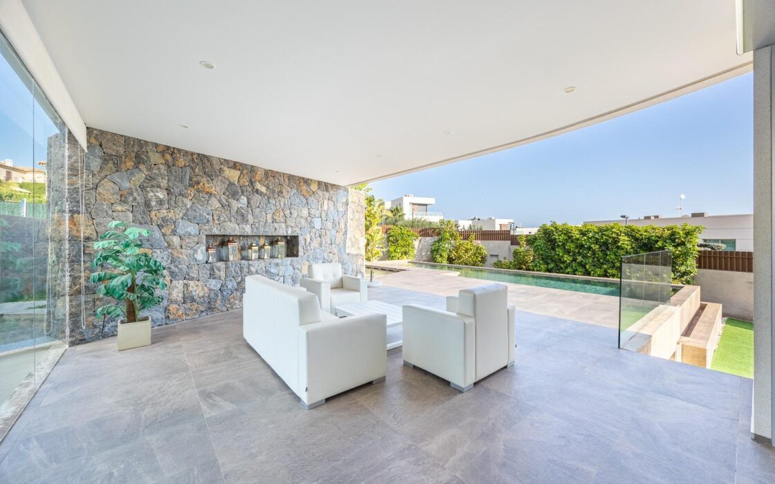 Вілла у Фінестраті 386 кв.м з панорамним видом та басейном