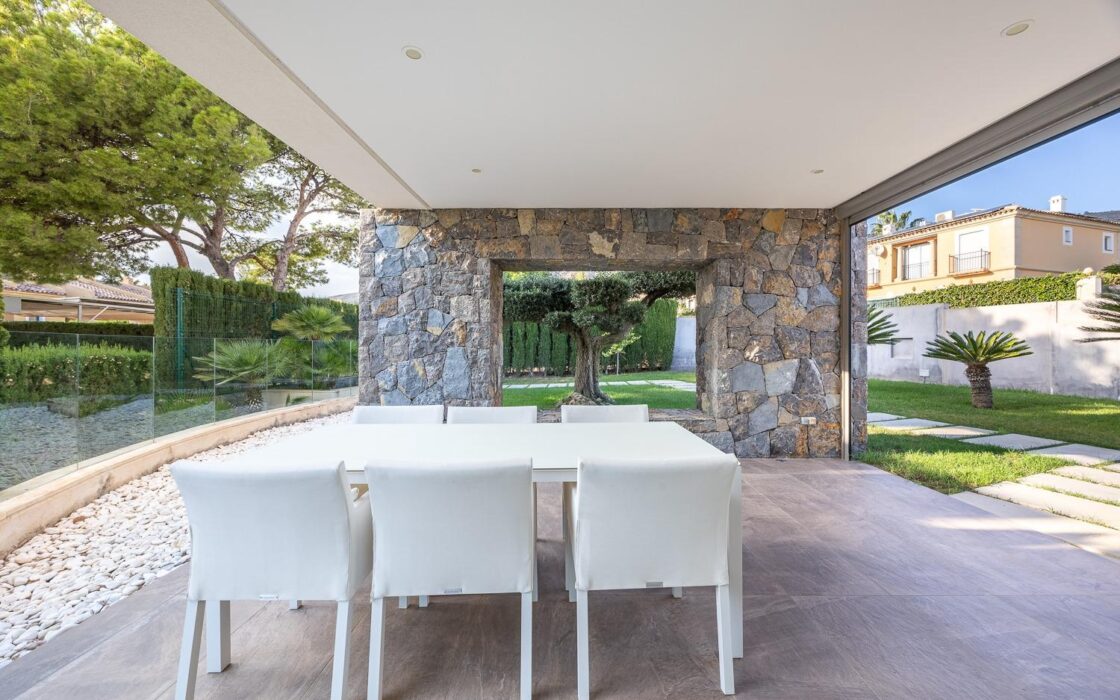 Вілла у Фінестраті 386 кв.м з панорамним видом та басейном