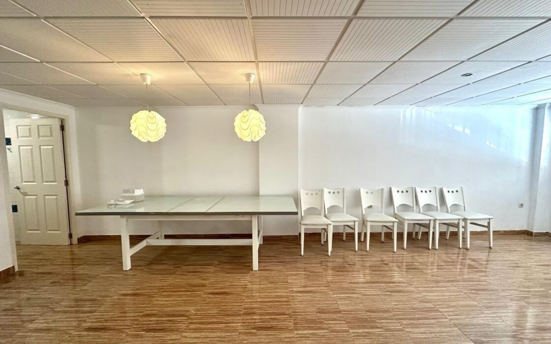 Апартаменты 115 кв.м в Торревьехе у моря с террасой