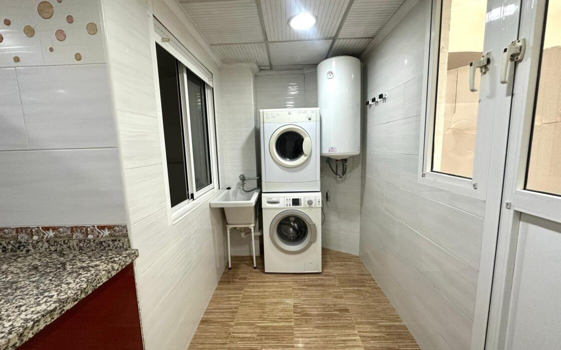 Апартаменты 115 кв.м в Торревьехе у моря с террасой