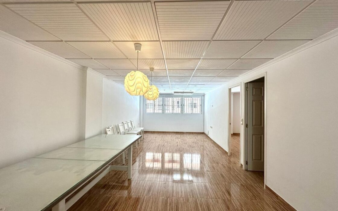 Апартаменты 115 кв.м в Торревьехе у моря с террасой