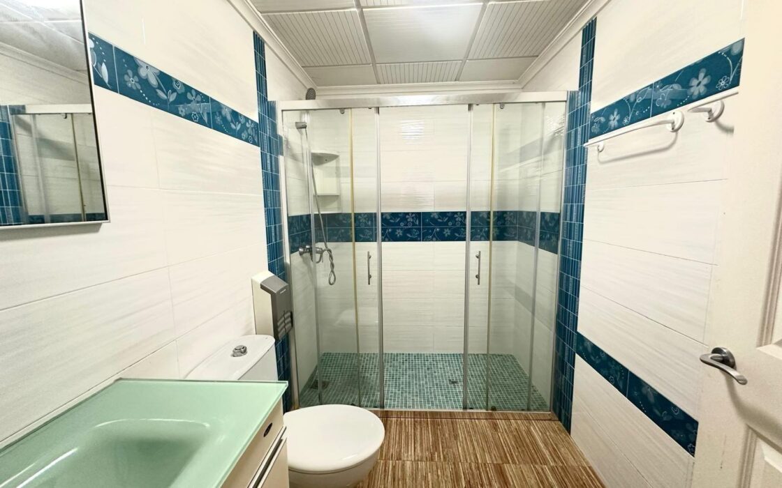 Апартаменты 115 кв.м в Торревьехе у моря с террасой