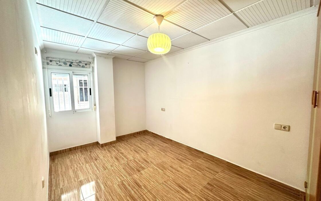 Апартаменты 115 кв.м в Торревьехе у моря с террасой