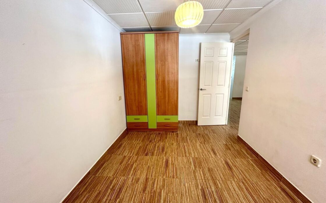 Апартаменты 115 кв.м в Торревьехе у моря с террасой