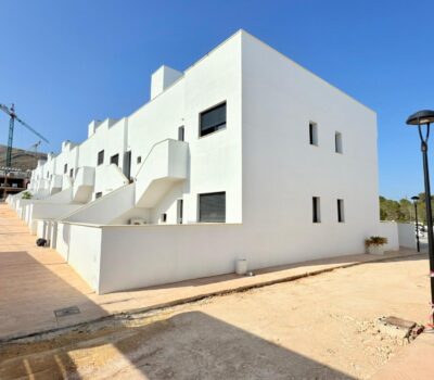 Новий бунгало у Фінестраті з терасою 80 кв.м для відпочинку